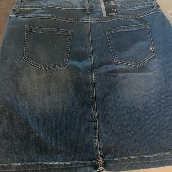 Denim skirt - Picture 3 of 3